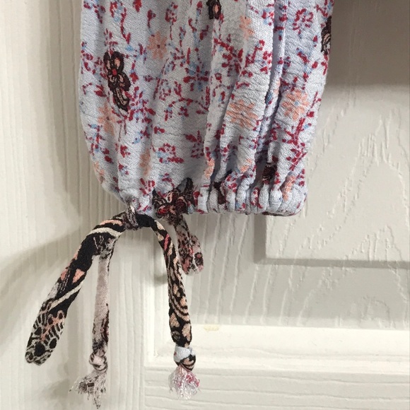 DayTrip Boho Inspired Floral Top - Picture 4 of 8